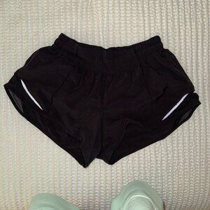 Lululemon Hotty Hot Shorts 2.5"
